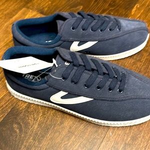 NWT size 8 navy tretons (fit like a 9)